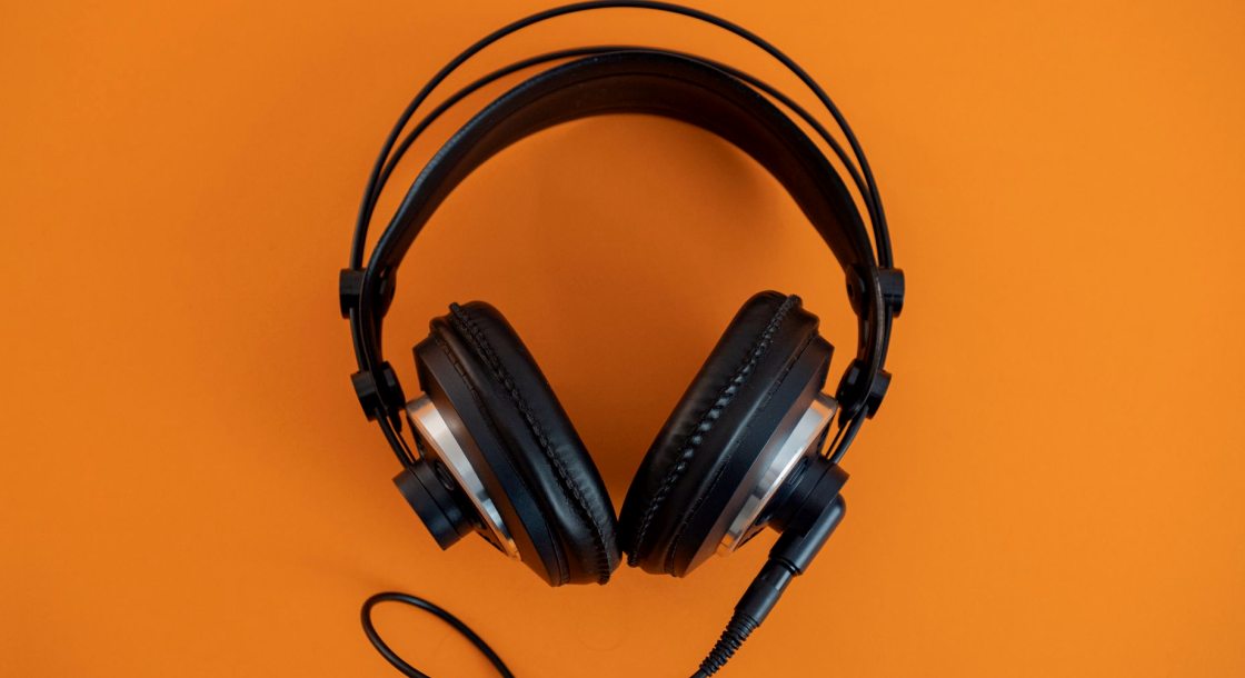 Drift and Offset: Two Sync Terms Explained in Plain Words
